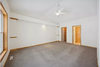 519 Holly Lane N, Oakdale, MN 55128 - Photo 17