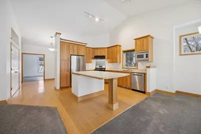 519 Holly Lane N, Oakdale, MN 55128 - Photo 7