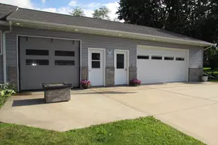 200 Kenzie St, Sherburn, MN 56171 - Photo 1