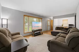 915 River Ave S, Sauk Rapids, MN 56379 - Photo 3
