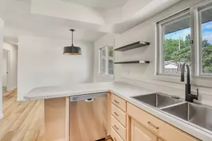 2313 9th St S, Fargo,  58103 - Photo 9