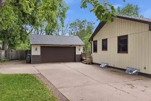 7911 59 1/2 Ave N, New Hope, MN 55428 - Photo 3