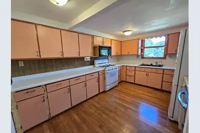 213 Fremont Street E, Spring Valley, MN 55975 - Photo 9