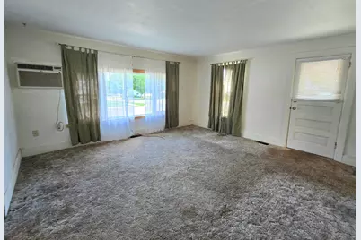213 Fremont Street E, Spring Valley, MN 55975 - Photo 7