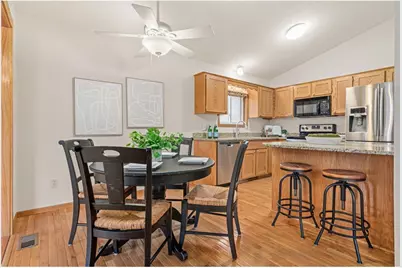 8001 Jeffery Avenue S, Cottage Grove, MN 55016 - Photo 3