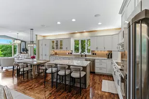 9353 Shetland Rd, Eden Prairie, MN 55347 - Photo 3