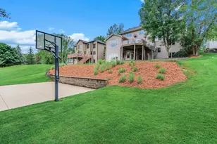 9353 Shetland Rd, Eden Prairie, MN 55347 - Photo 11
