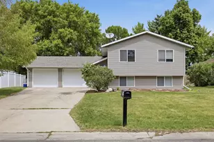 3022 14th Ave S, Moorhead, MN 56560 - Photo 1