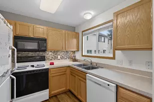 15516 Float Ln, Apple Valley, MN 55124 - Photo 11