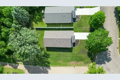 528 E St Charles Avenue, Fergus Falls, MN 56537 - Photo 5