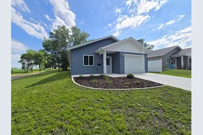 528 E St Charles Avenue, Fergus Falls, MN 56537 - Photo 3