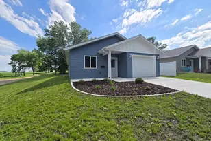 528 E St Charles Ave, Fergus Falls, MN 56537 - Photo 3