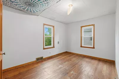 921 S Main Street, River Falls, WI 54022 - Photo 9