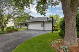 1119 Bluff Pass S, Chaska, MN 55318 - Photo 3