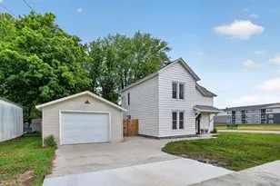 302 1st St NW, Dodge Center, MN 55927 - Photo 3