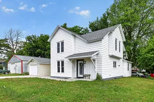 302 1st St NW, Dodge Center, MN 55927 - Photo 3