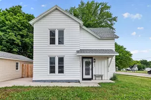302 1st St NW, Dodge Center, MN 55927 - Photo 1