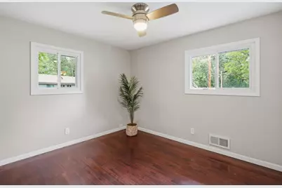 1325 Castle Court, Golden Valley, MN 55427 - Photo 15