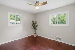 1325 Castle Ct, Golden Valley, MN 55427 - Photo 15