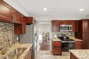 1325 Castle Ct, Golden Valley, MN 55427 - Photo 5