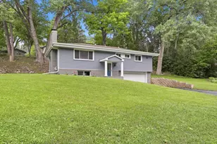 1325 Castle Ct, Golden Valley, MN 55427 - Photo 35