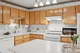 1174 Aston Cir, Burnsville, MN 55337 - Photo 43