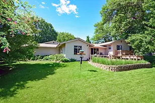 6030 Manchester Dr, Golden Valley, MN 55422 - Photo 29