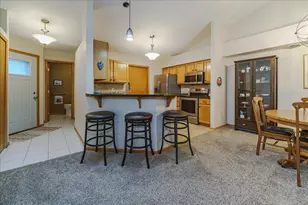 14531 Eureka Ct, Apple Valley, MN 55124 - Photo 5