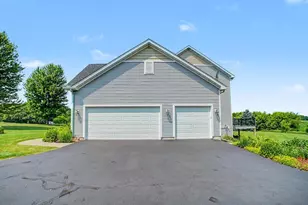 646 Tribute Pkwy, River Falls, WI 54022 - Photo 27