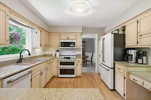 1308 Summit Oaks Dr, Burnsville, MN 55337 - Photo 13