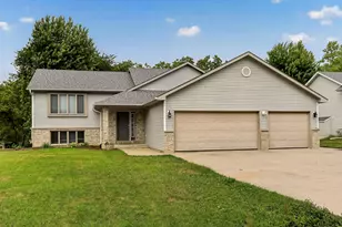 2605 Elmcroft Dr SW, Rochester, MN 55902 - Photo 1
