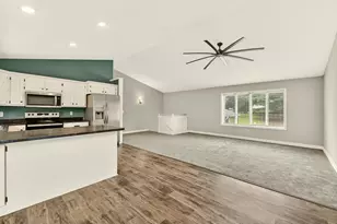 2605 Elmcroft Dr SW, Rochester, MN 55902 - Photo 13