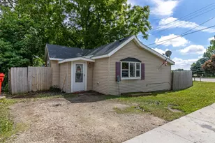 205 1st St SW, Dodge Center, MN 55927 - Photo 1