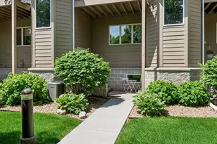 2831 Kenwood Isles Dr, Minneapolis, MN 55408 - Photo 3