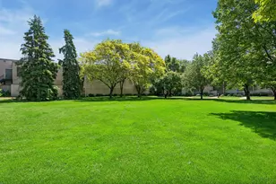 2831 Kenwood Isles Dr, Minneapolis, MN 55408 - Photo 29