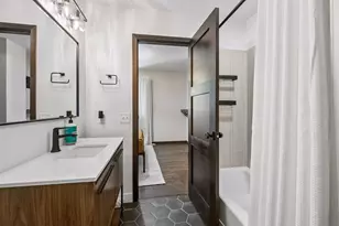 2831 Kenwood Isles Dr, Minneapolis, MN 55408 - Photo 23