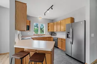 1416 McAndrews Rd E, Burnsville, MN 55337 - Photo 5