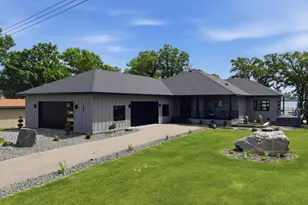826 Shorewood Dr, Detroit Lakes, MN 56501 - Photo 55