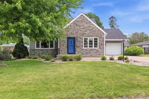 1411 N Cedar Ave, Owatonna, MN 55060 - Photo 1