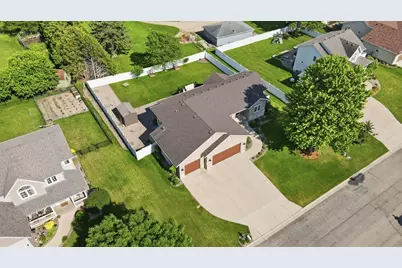 2405 Watertower Lane, Owatonna, MN 55060 - Photo 47