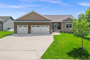 207 Bouldercrest Ave NE, Owatonna, MN 55060 - Photo 3