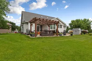 908 9th St SE, Waseca, MN 56093 - Photo 7