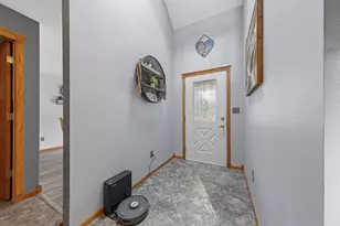 908 9th St SE, Waseca, MN 56093 - Photo 9