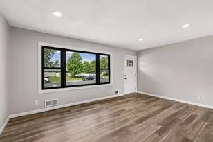 8209 Goodrich Rd, Bloomington, MN 55437 - Photo 11