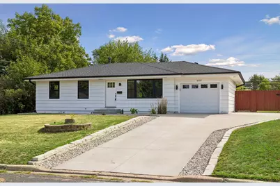 8209 Goodrich Road, Bloomington, MN 55437 - Photo 7