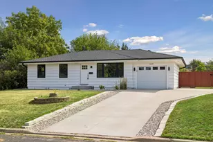 8209 Goodrich Rd, Bloomington, MN 55437 - Photo 7