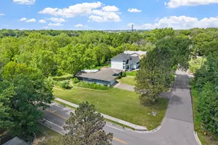 15 Pineview Ln N, Plymouth, MN 55441 - Photo 21