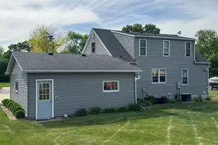 405 N 11th St, Olivia, MN 56277 - Photo 5