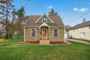 721 Parkway Dr, Saint Paul, MN 55106 - Photo 1