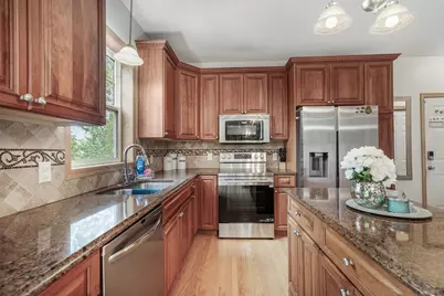 17495 Glacier Way, Lakeville, MN 55044 - Photo 5